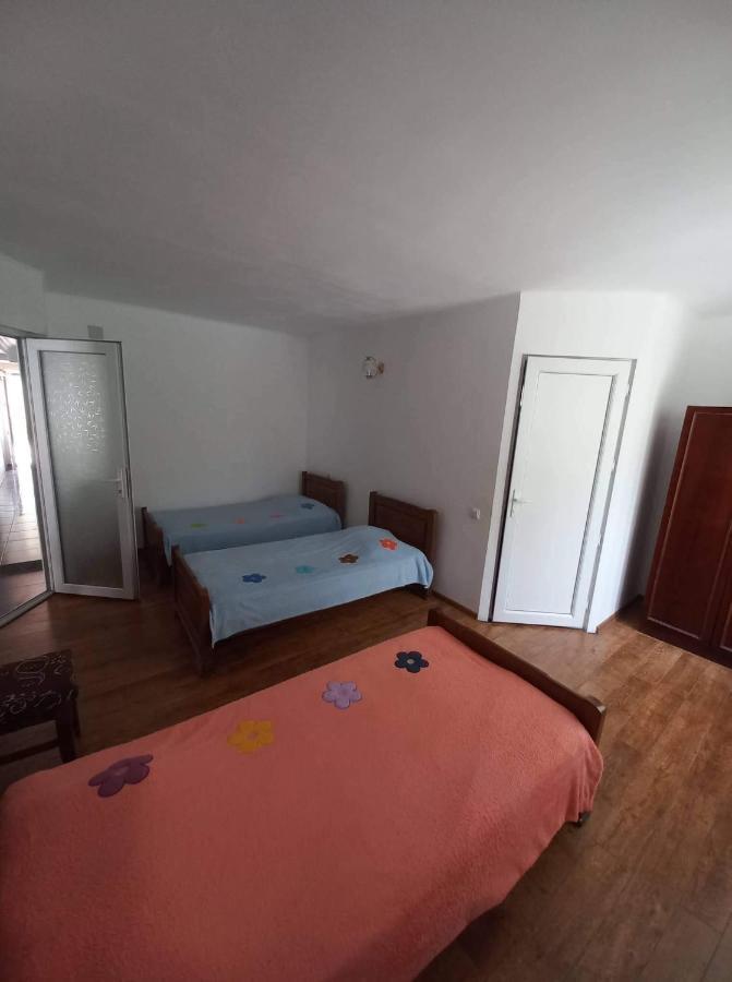 Guest House Maxim Makhinjauri Εξωτερικό φωτογραφία