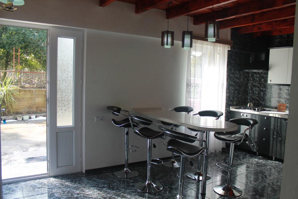 Guest House Maxim Makhinjauri Εξωτερικό φωτογραφία