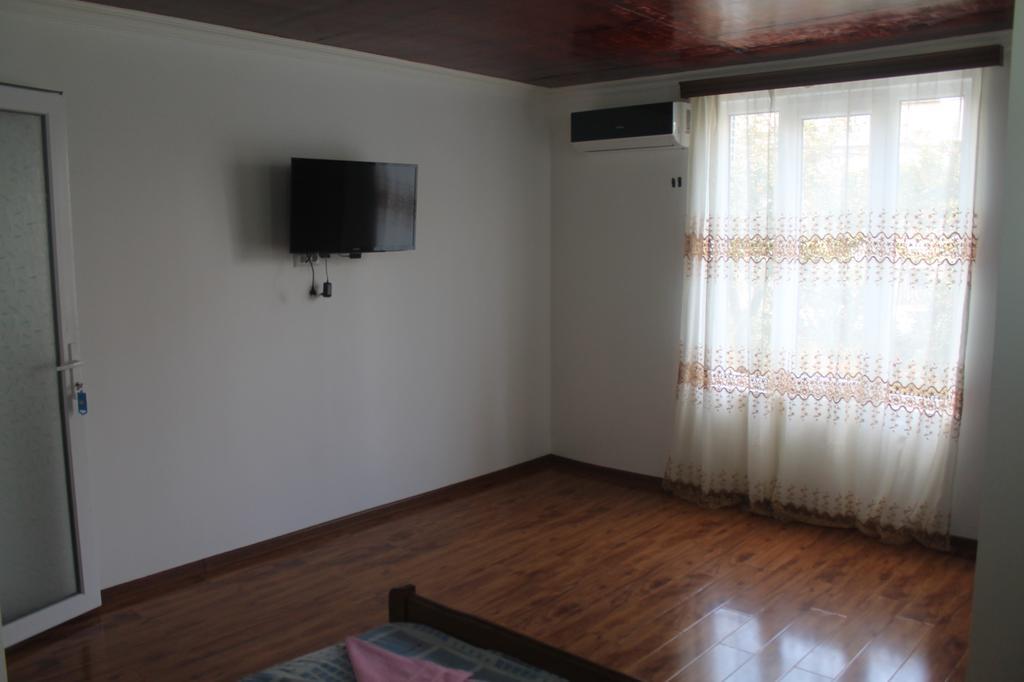 Guest House Maxim Makhinjauri Εξωτερικό φωτογραφία