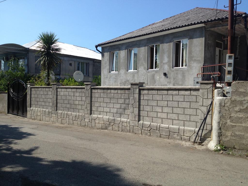 Guest House Maxim Makhinjauri Εξωτερικό φωτογραφία