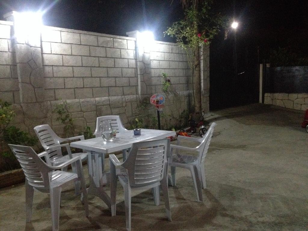 Guest House Maxim Makhinjauri Εξωτερικό φωτογραφία