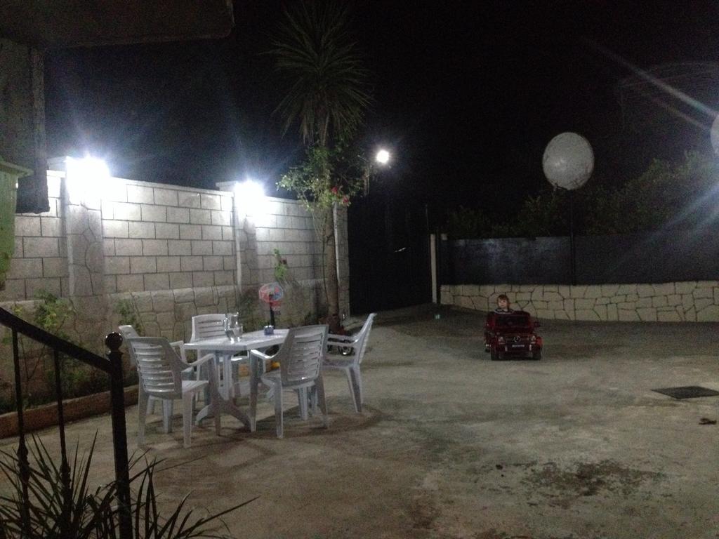 Guest House Maxim Makhinjauri Εξωτερικό φωτογραφία