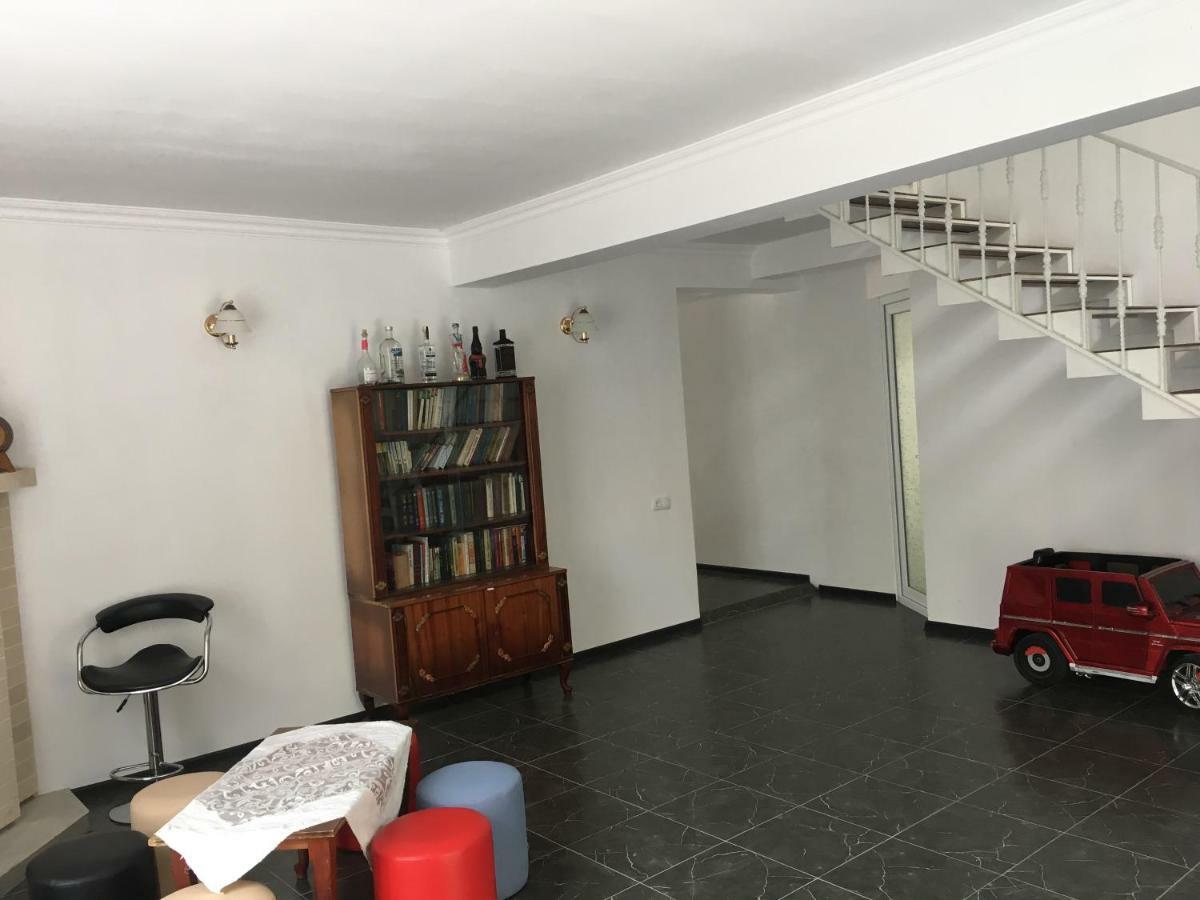 Guest House Maxim Makhinjauri Εξωτερικό φωτογραφία