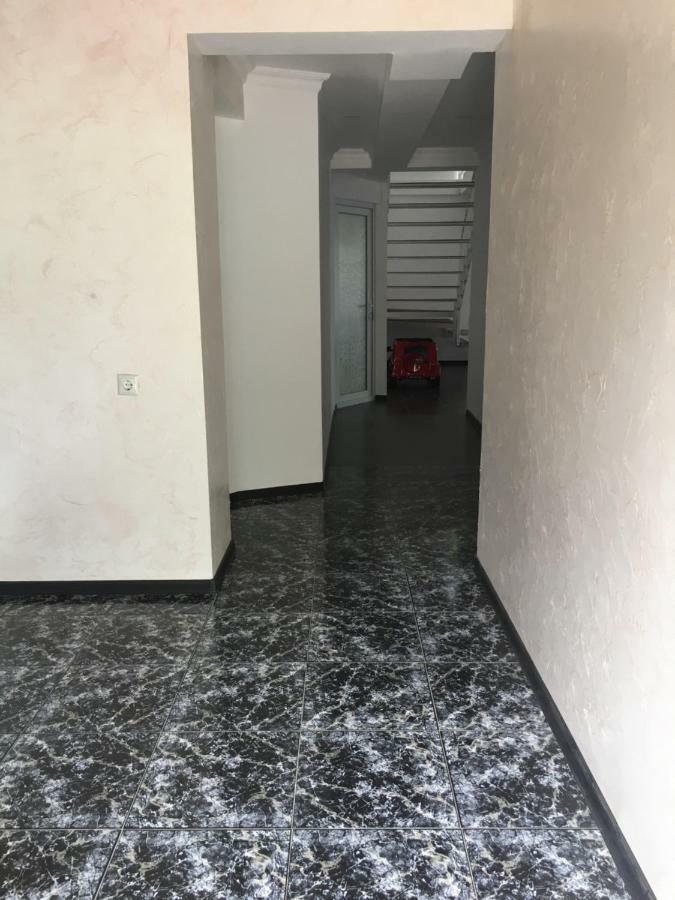 Guest House Maxim Makhinjauri Εξωτερικό φωτογραφία
